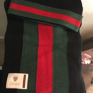Gucci Beanie with Scarf set